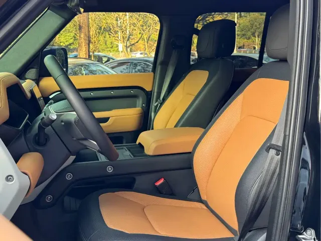 Land Rover Defender — Фото автомобиля 8