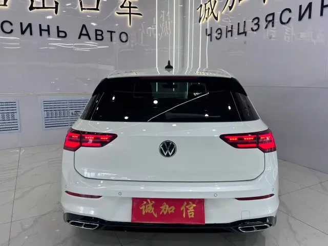 Volkswagen Golf — Фото автомобиля 5