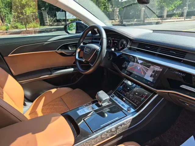 Audi A8 — Фото автомобиля 12