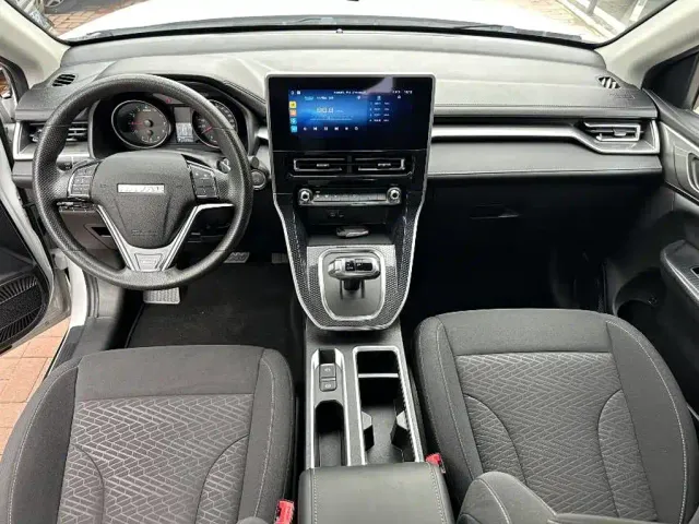 Haval M6 — Фото автомобиля 3