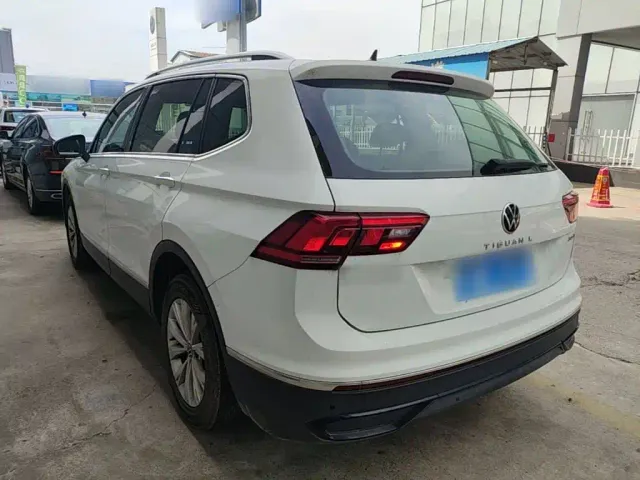 Volkswagen Tiguan L — Фото автомобиля 4