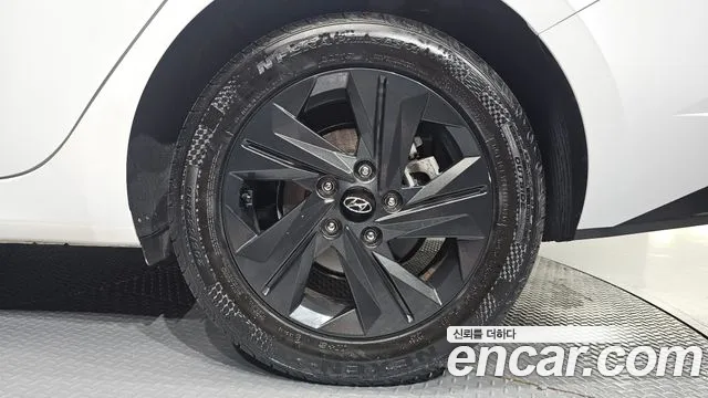 Hyundai Avante CN7 — Фото автомобиля 6