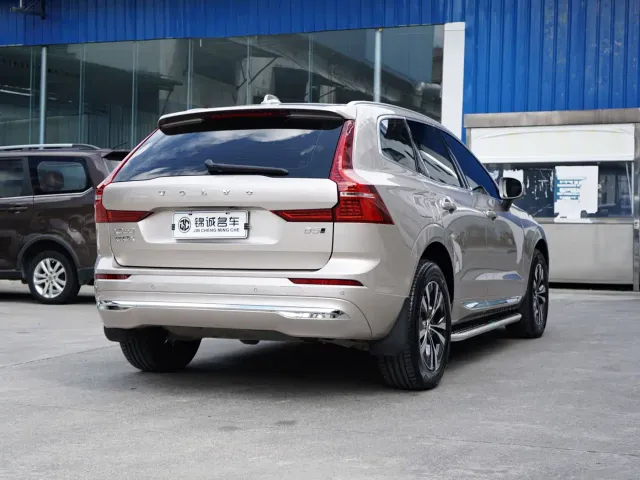 Volvo XC60 — Фото автомобиля 9