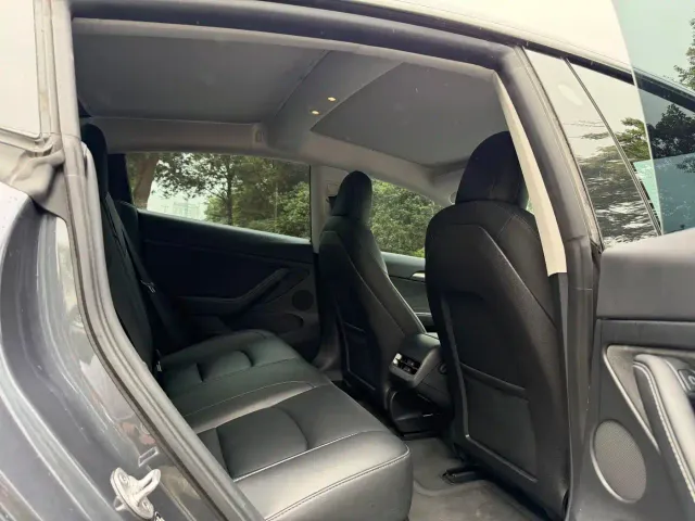 Tesla Model 3 — Фото автомобиля 11