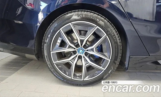 BMW i5 G60 — Фото автомобиля 5