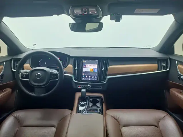Volvo S90 — Фото автомобиля 3