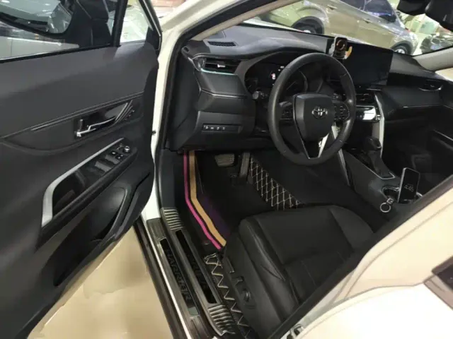 Toyota Harrier — Фото автомобиля 11