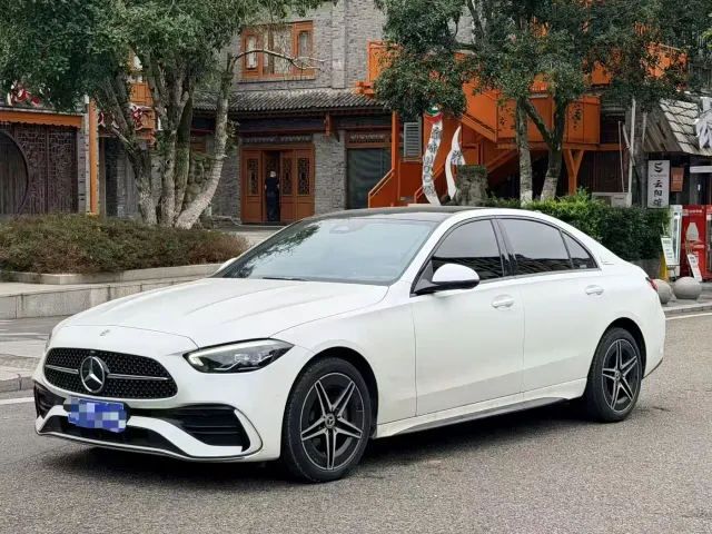 Фотография автомобиля — Mercedes-Benz C-Class