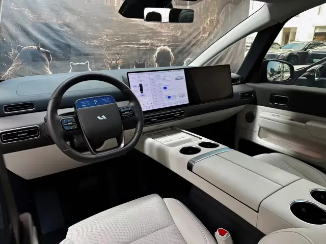 Li Auto MEGA — Фото автомобиля 9