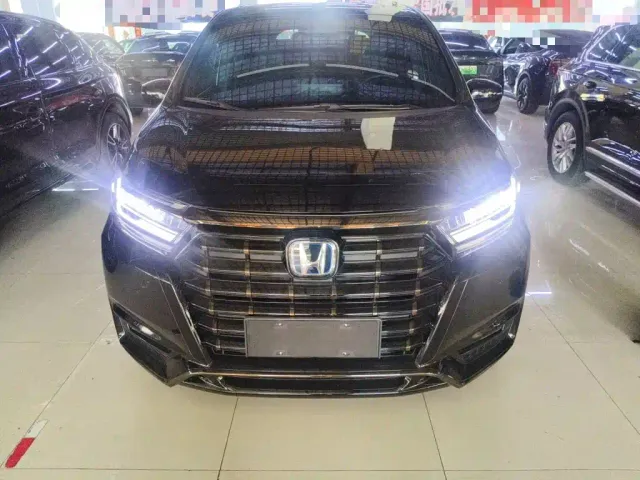 Honda Elysion — Фото автомобиля 18