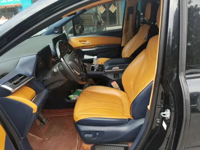 Toyota Sienna — Фото автомобиля 7