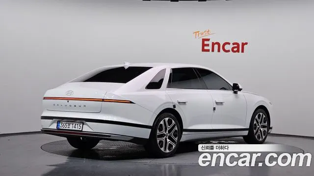 Hyundai Grandeur Grandeur (GN7) 2.5 Бензин 2WD — Фото автомобиля 2