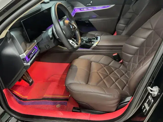 BMW 7 Series — Фото автомобиля 13