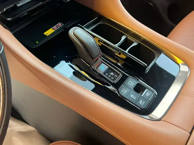 Toyota Vellfire — Фото автомобиля 6