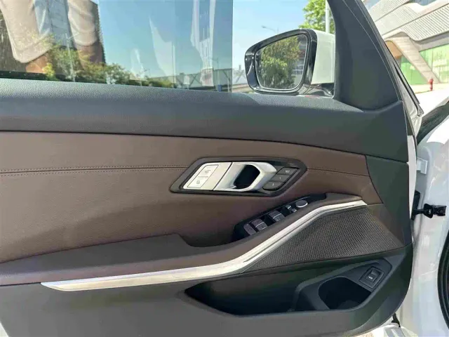 BMW 3 Series — Фото автомобиля 16