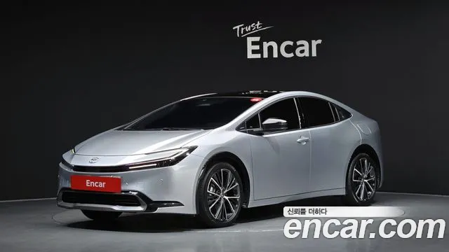 Фотография автомобиля — Toyota Prius Generation 5