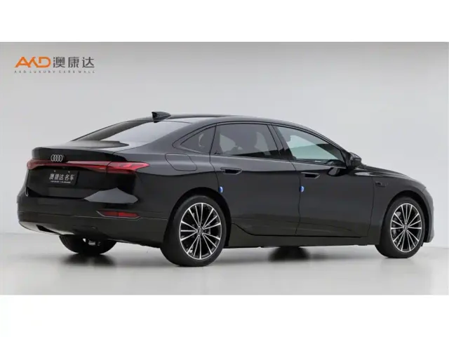 Audi A6L e-tron — Фото автомобиля 3