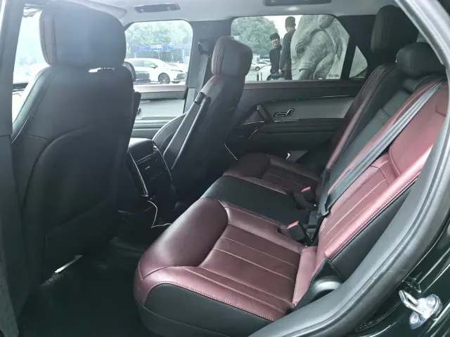 Land Rover Range Rover Sport — Фото автомобиля 6