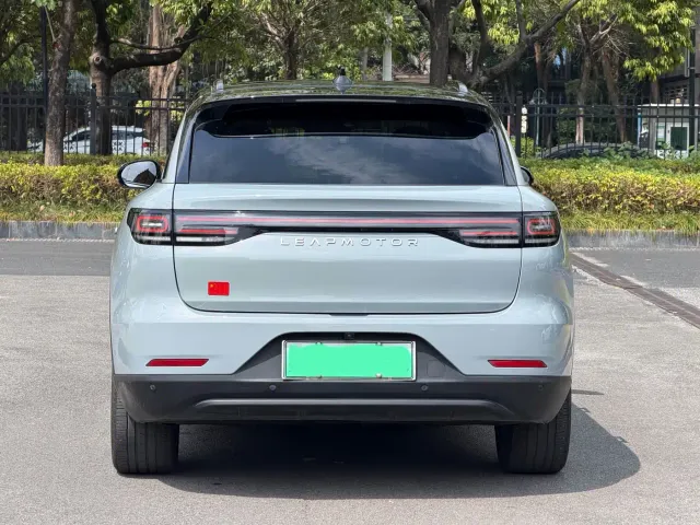 Leapmotor C11 — Фото автомобиля 16