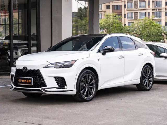 Фотография автомобиля — Lexus RX