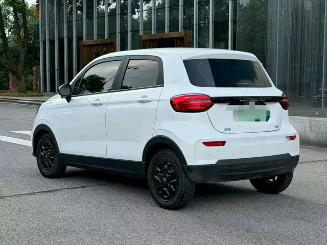 Leapmotor T03 — Фото автомобиля 9