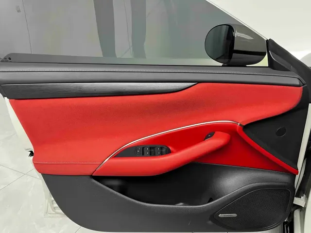 Xiaomi SU7 — Фото автомобиля 18