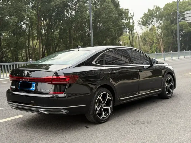 Volkswagen Passat — Фото автомобиля 5