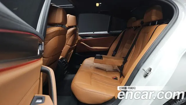 BMW 5 Series G30 — Фото автомобиля 17