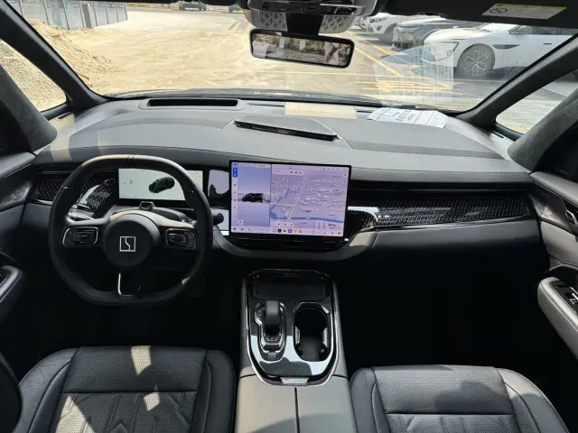 ZEEKR Zeekr 009 2024 7-Seat Aisle AWD Version 108kWh — Фото автомобиля 10