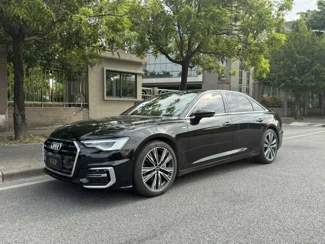 Фотография автомобиля — Audi A6L