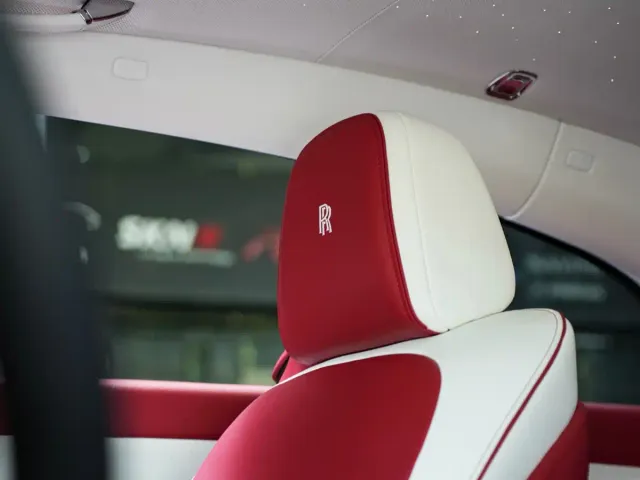 Rolls-Royce Spectre — Фото автомобиля 16