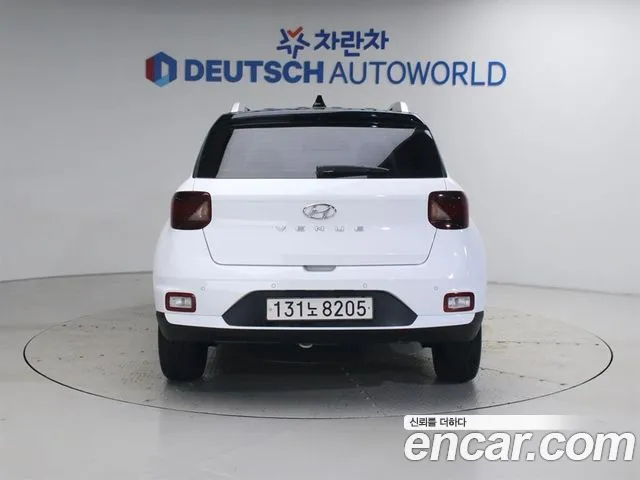 Hyundai Venue — Фото автомобиля 3