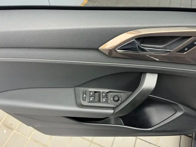 Volkswagen Tharu — Фото автомобиля 16