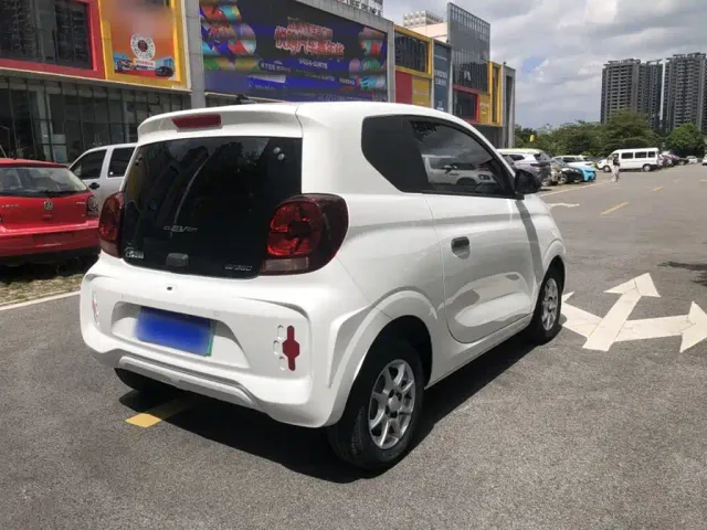 Roewe Clever — Фото автомобиля 10