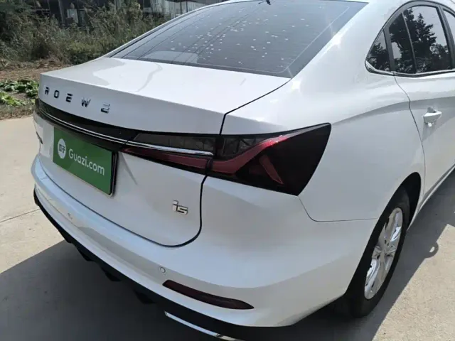Roewe Roewe i5 2023 1.5L CVT Luxury Edition — Фото автомобиля 7