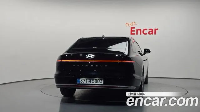 Hyundai Grandeur GN7 — Фото автомобиля 3