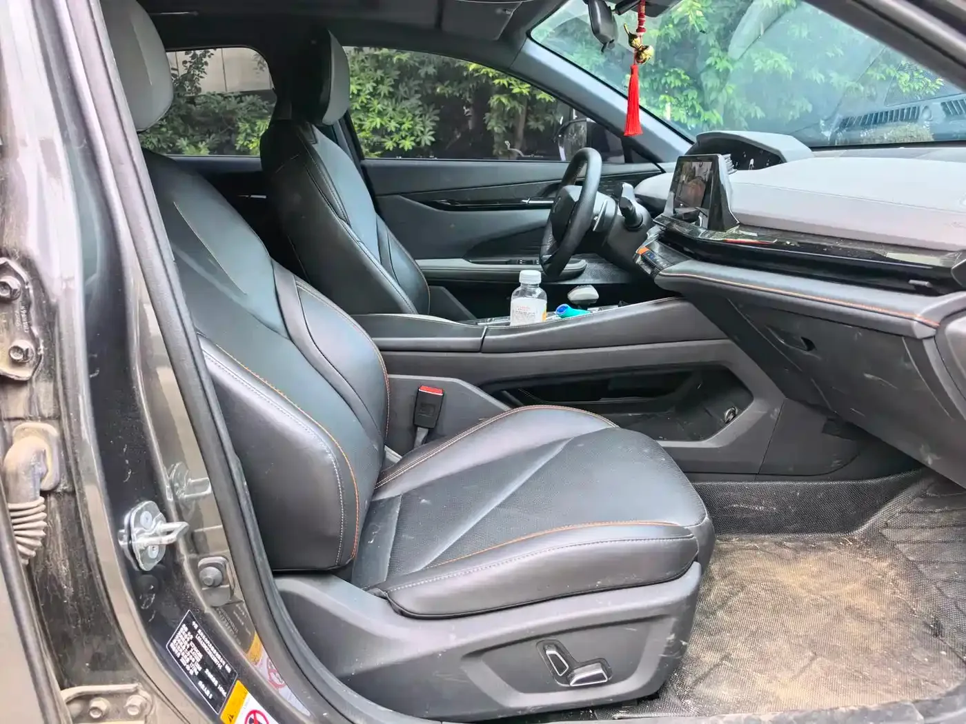 Changan Changan UNI-V 2022 1.5T Premium Model — Фото автомобиля 5