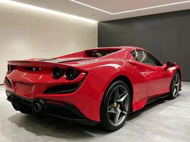 Ferrari F8 — Фото автомобиля 4