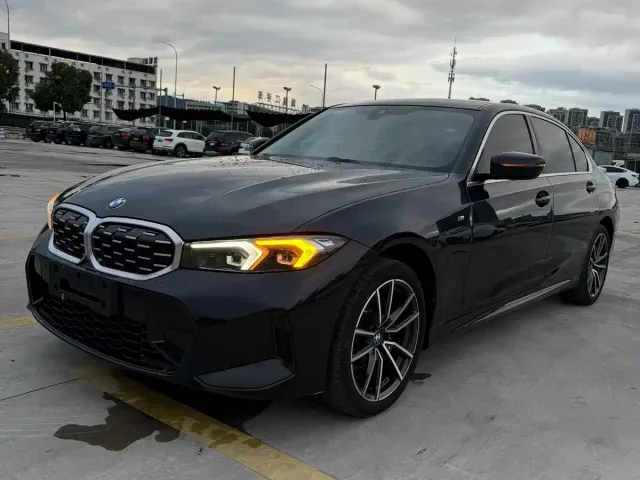 Фотография автомобиля — BMW 3 Series