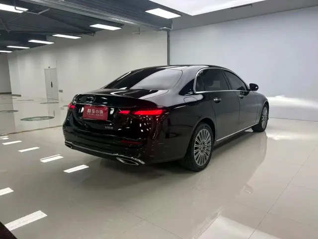 Mercedes-Benz E-Class — Фото автомобиля 28