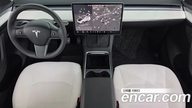 Tesla Model Y — Фото автомобиля 5