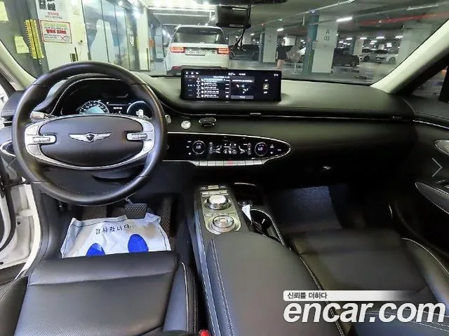 Genesis GV70 — Фото автомобиля 9