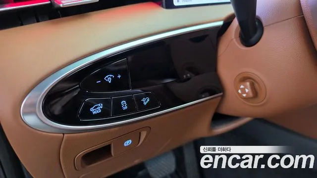 Genesis GV70 — Фото автомобиля 25