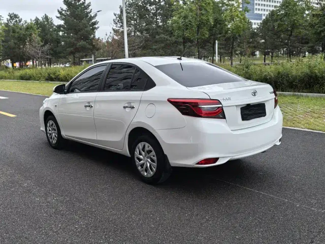 Toyota Vios — Фото автомобиля 19