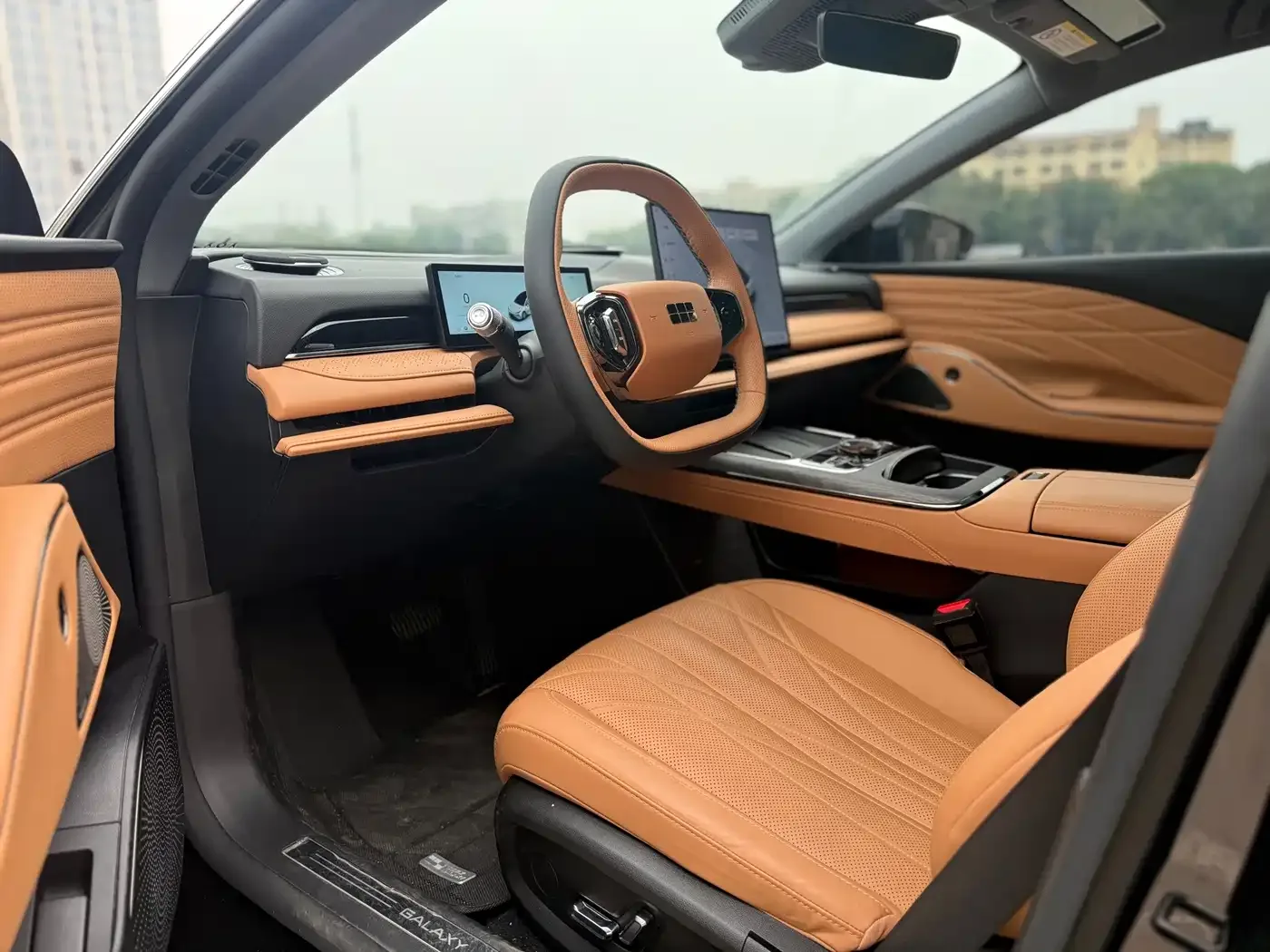 Geely Galaxy Galaxy Xingyao 8 2025 130km EM-i Premium Edition — Фото автомобиля 10