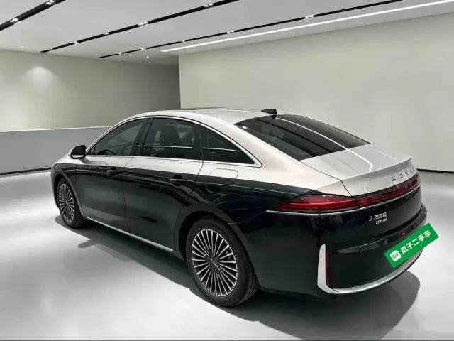 Roewe Roewe M7 DMH 2025 Base — Фото автомобиля 4