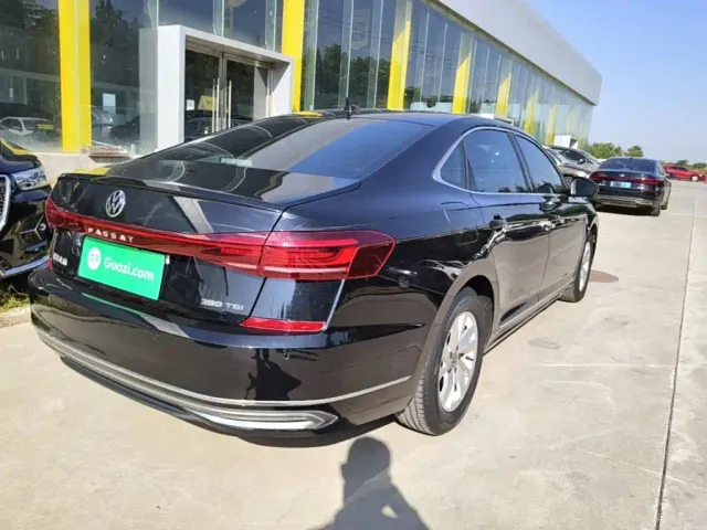 Volkswagen Passat — Фото автомобиля 6