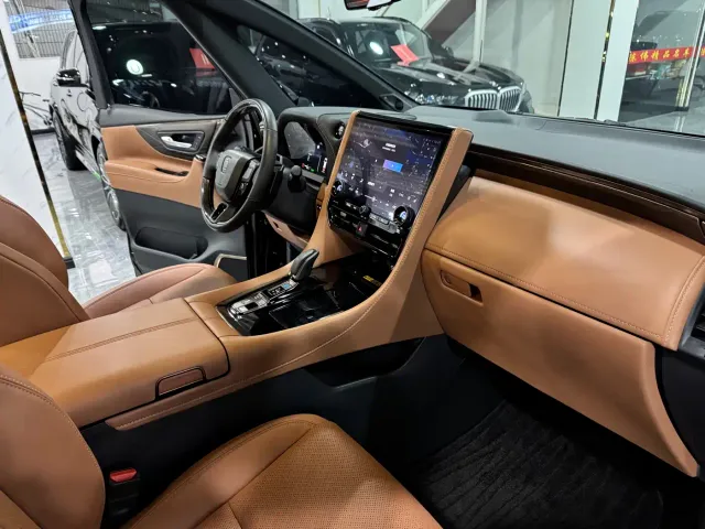 Toyota Vellfire — Фото автомобиля 9