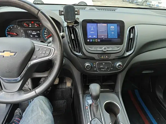 Chevrolet Equinox — Фото автомобиля 9