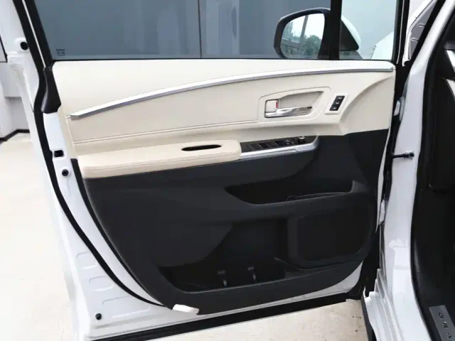 Toyota Granvia 2022 2.5L Hybrid Noble Edition — Фото автомобиля 10